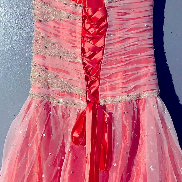 Strapless layered Crepe & tule LONG length dress, - Picture 6 of 7